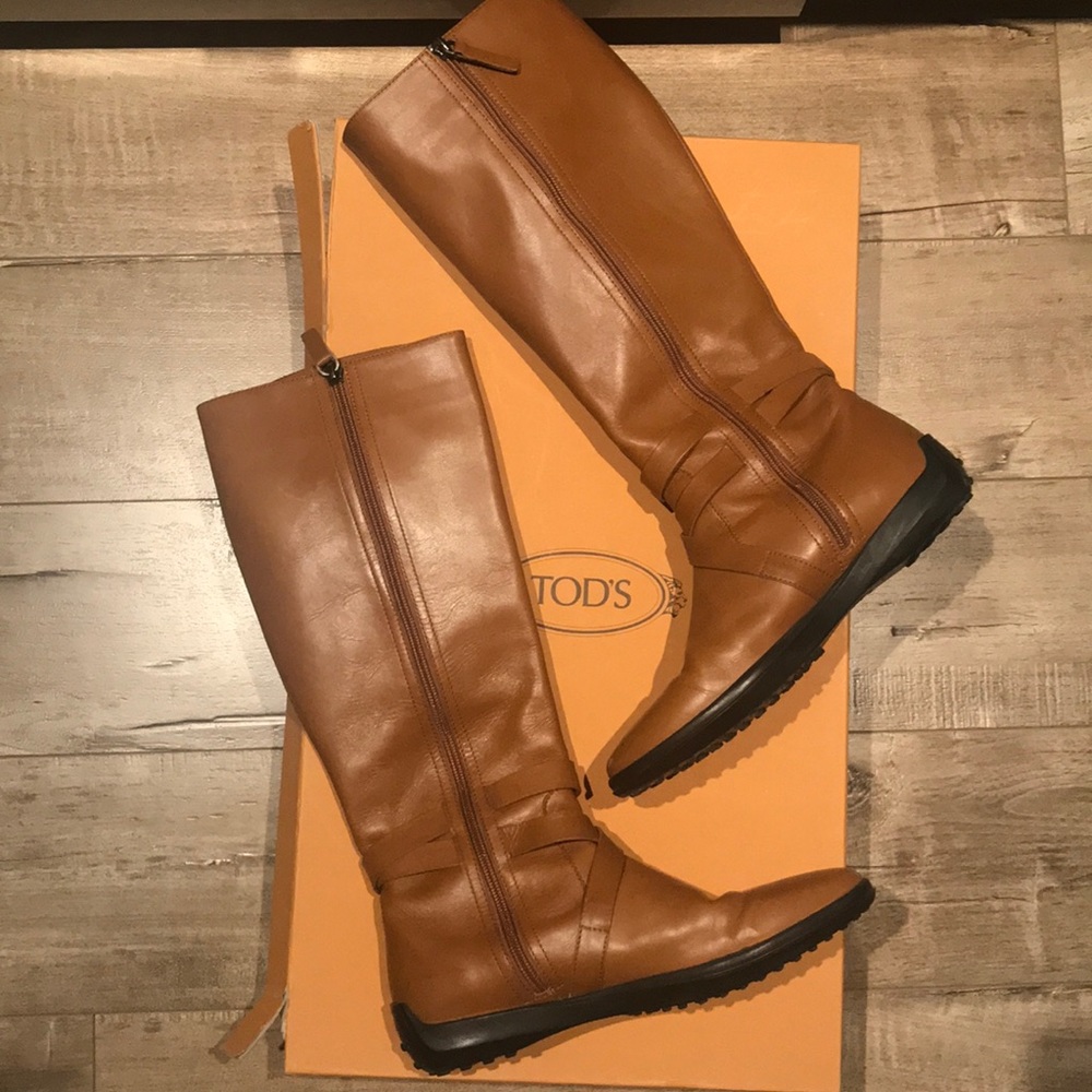 TOD’S Leather Ascot Double Strap Riding Boot - Picture 2 of 8